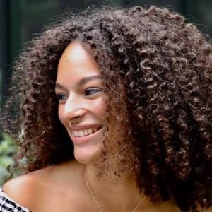 Meet your Posher, Holly